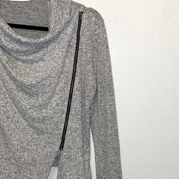 Logan Size Small Heathered Gray Moto Cowl Neck High Low Zipper Sweater 3350 - Picture 3 of 7